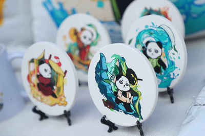 集市創(chuàng)新風(fēng) 127個項(xiàng)目同場競技，上海嘉年華奏響創(chuàng)新創(chuàng)業(yè)與工藝美術(shù)交響曲